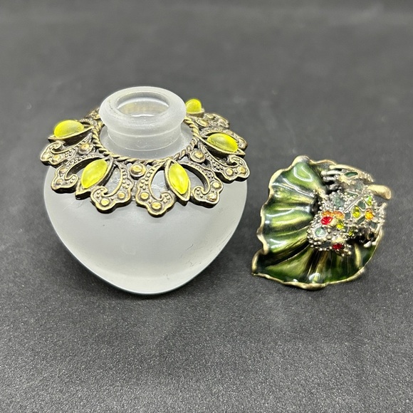Frosted Glass Jeweled Frog Perfume Bottle empty 3.5" Tall 1.5" Wide - Picture 6 of 11